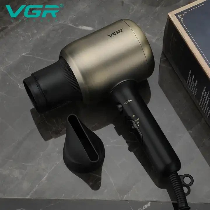 سشوار حرفهای وی جی آر مدل V-453 با باد سرد و متمرکزکننده